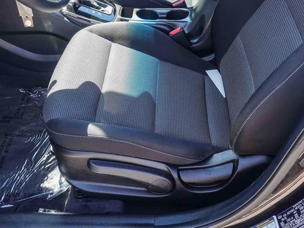 Used 2017 Kia Forte LX image 20
