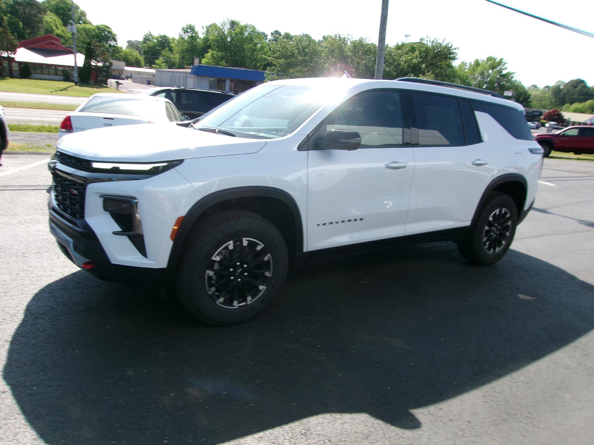 New 2026 Chevrolet Traverse Z71 w/ Driver Confidence Package AWD/4WD image 7