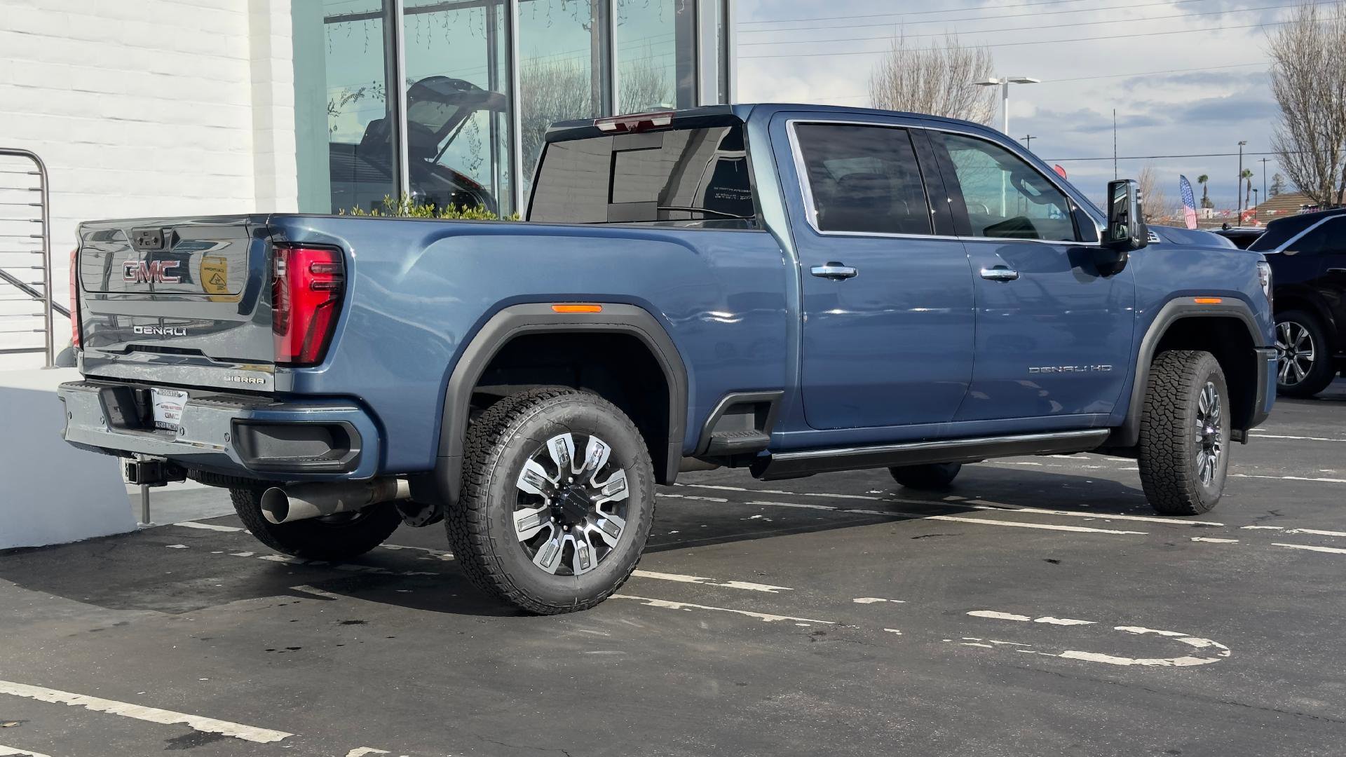 New 2026 GMC Sierra 2500 Denali w/ Denali Reserve Package image 3