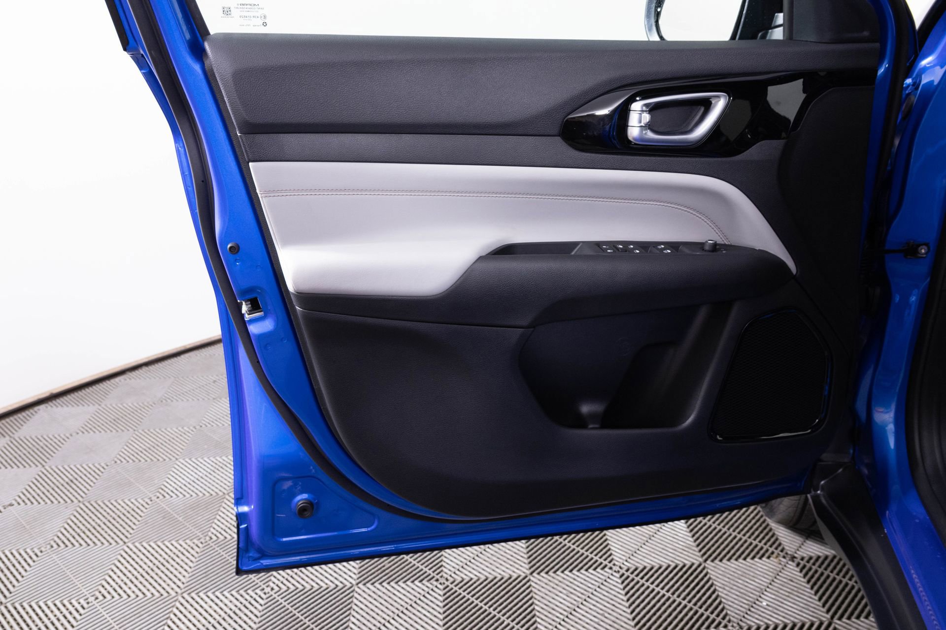 New 2026 Jeep Compass Limited image 14