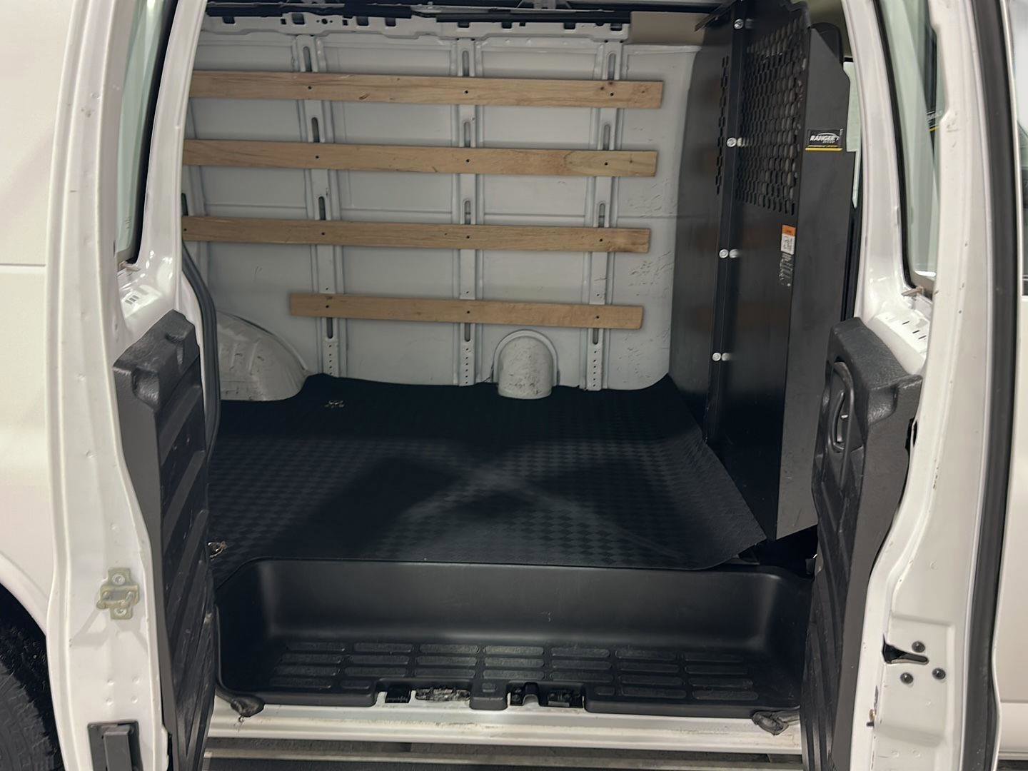 Used 2023 GMC Savana 2500 w/ Driver Convenience Package image 20