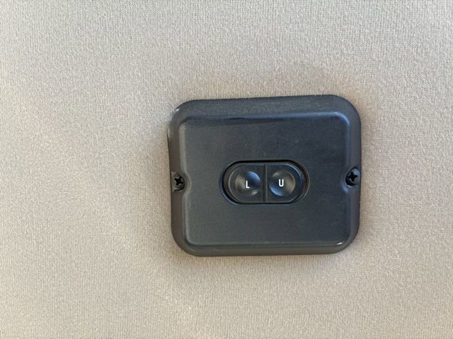 Used 1999 Ford E-150 and Econoline 150 image 20