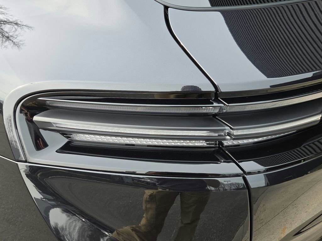 Certified 2025 Porsche Macan 4S Electric image 26