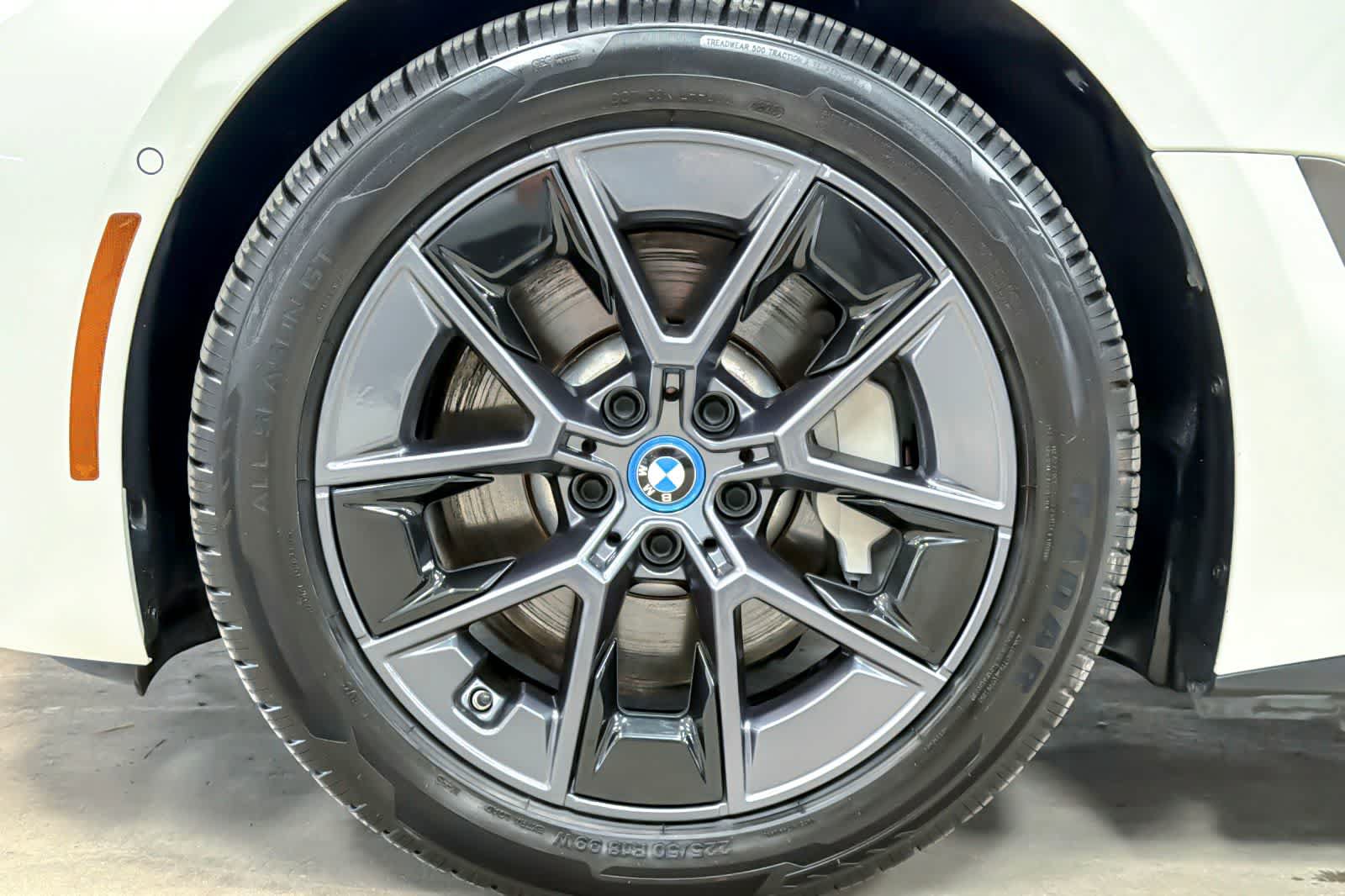 Used 2023 BMW i4 eDrive35 RWD image 26