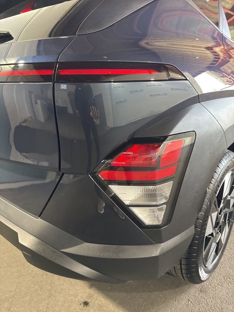 Used 2025 Hyundai Kona SEL FWD image 19
