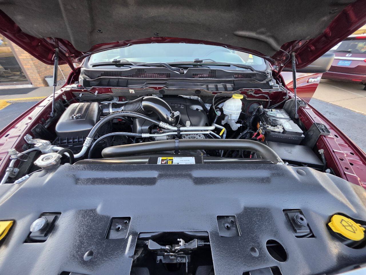 Used 2018 RAM 1500 Classic SLT AWD/4WD image 31