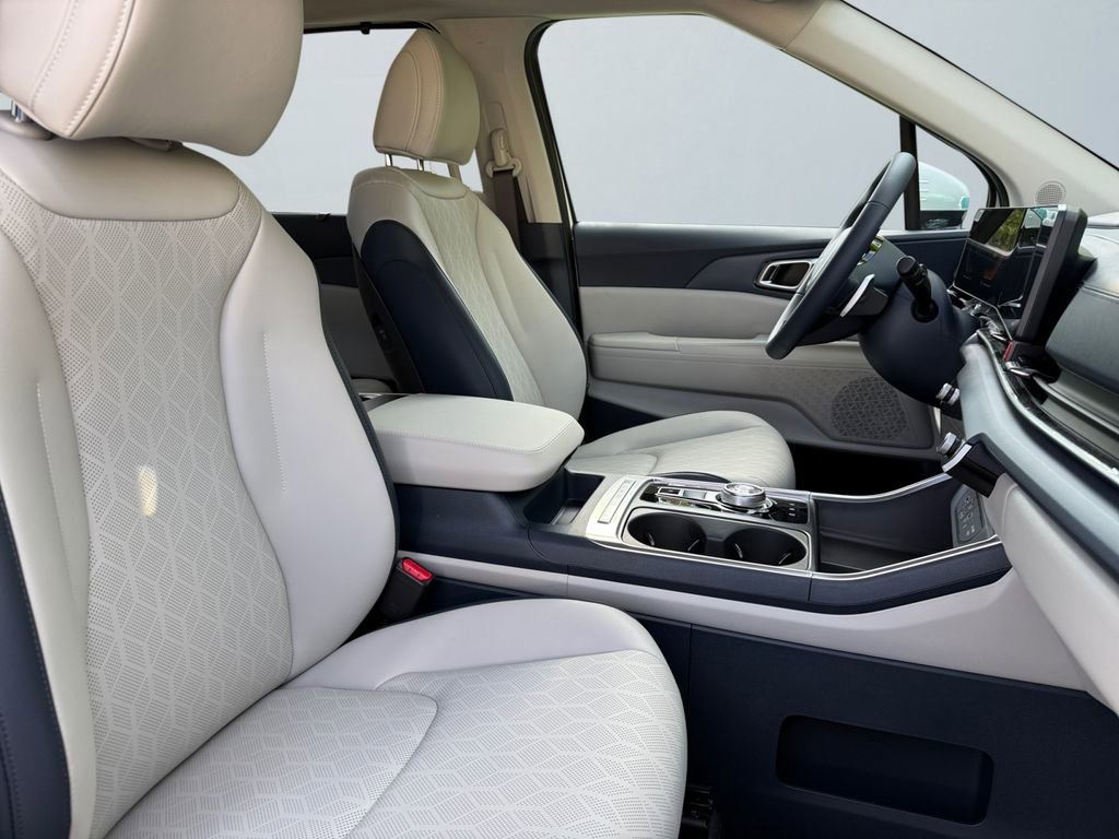 New 2026 Kia Carnival EX image 15