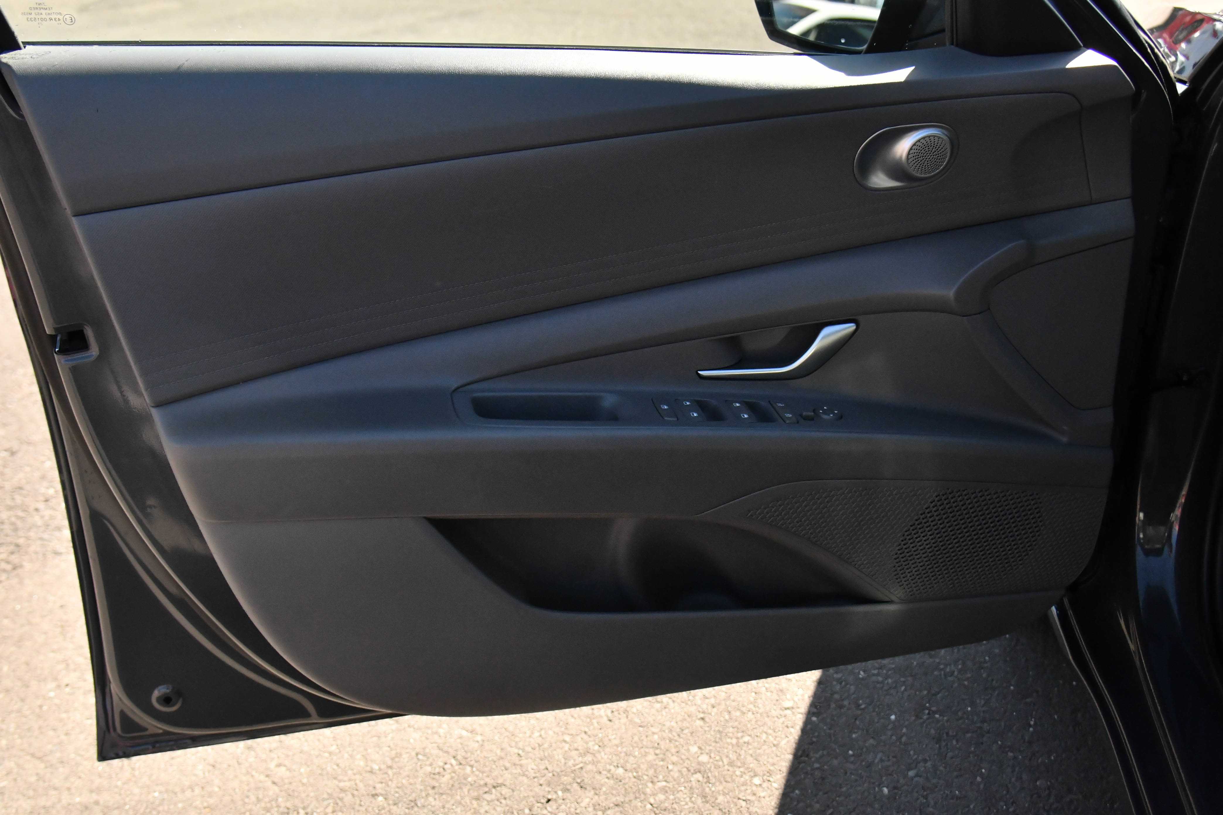 Used 2024 Hyundai Elantra SE FWD image 13
