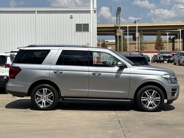 Used 2024 Ford Expedition Limited RWD image 3