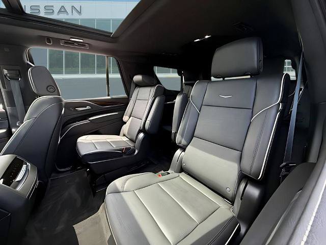Used 2022 Cadillac Escalade Premium Luxury AWD/4WD image 26