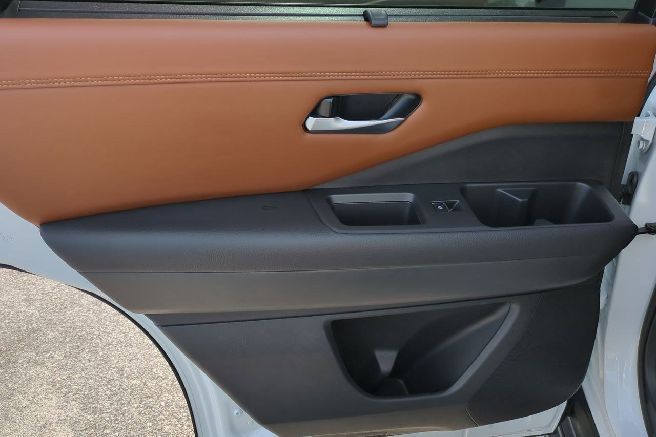 Certified 2025 Nissan Pathfinder Platinum AWD/4WD image 29