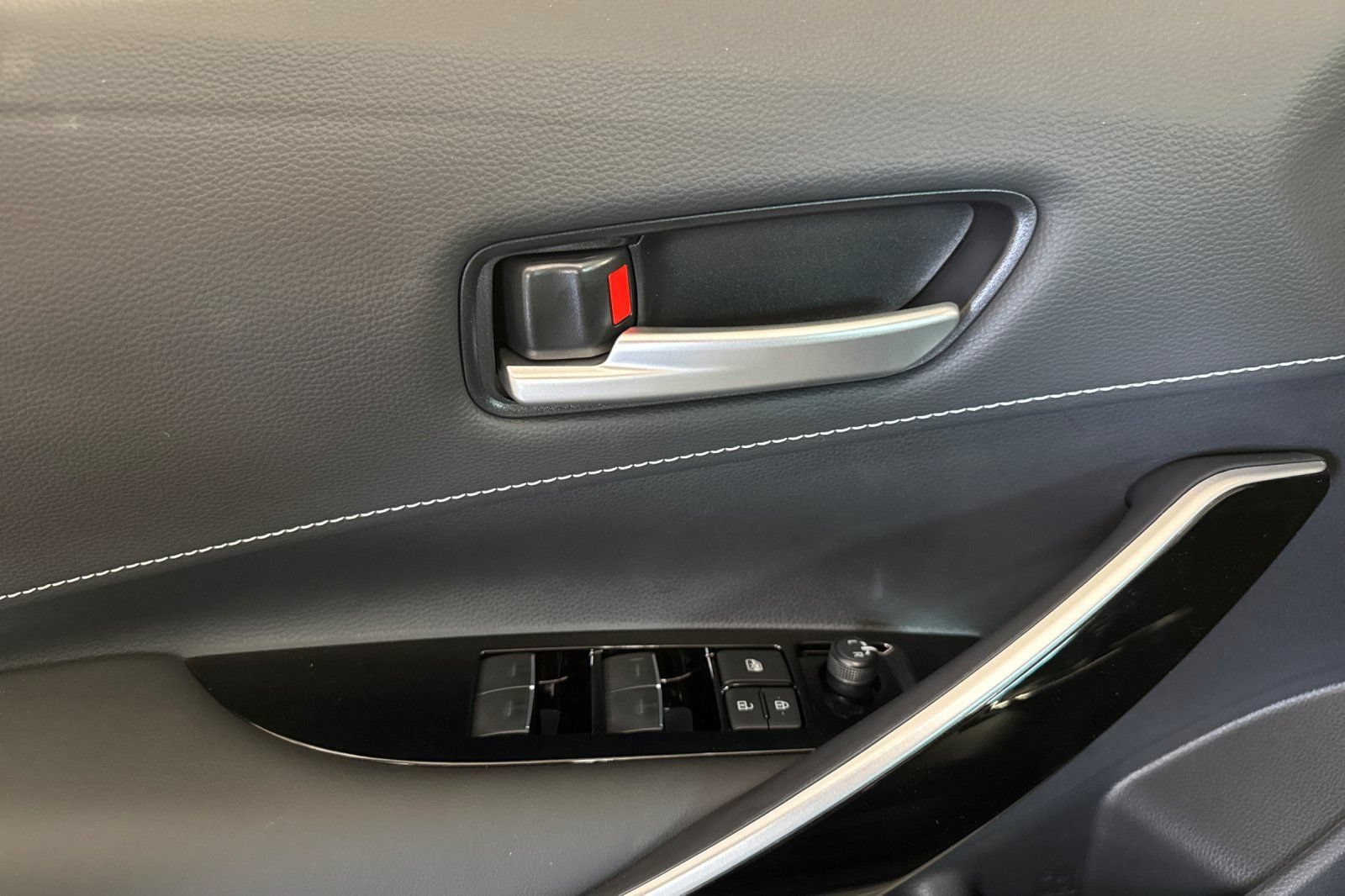 New 2026 Toyota Corolla XSE FWD image 11