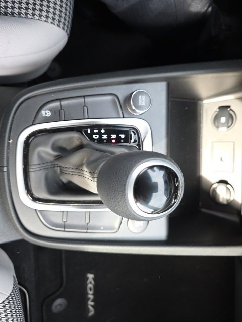 Used 2023 Hyundai Kona SE image 19