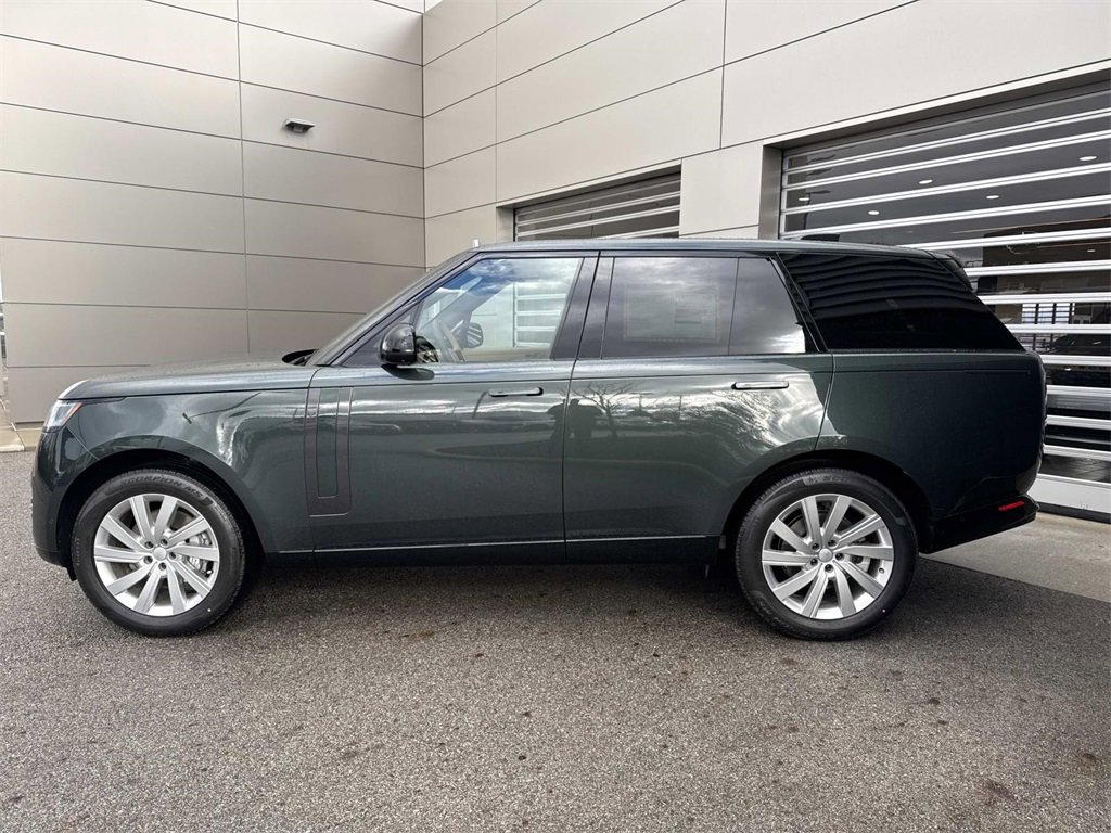 New 2025 Land Rover Range Rover SE image 4