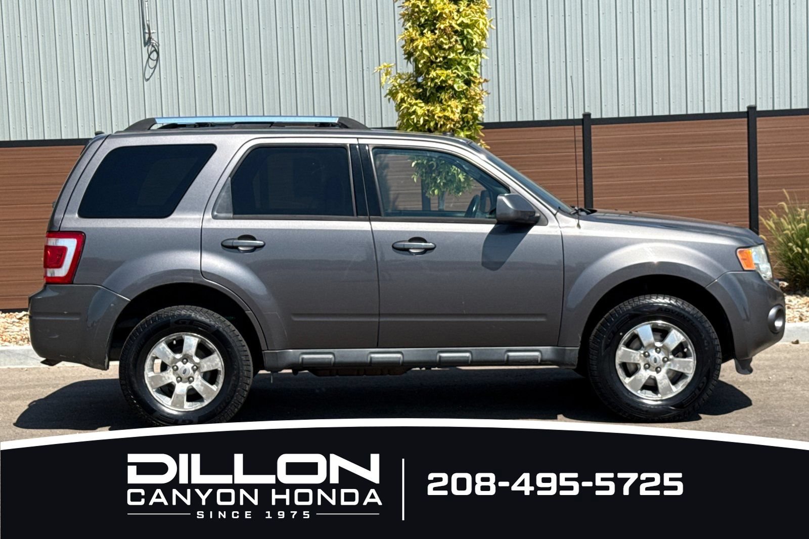 Used 2011 Ford Escape Limited w/ 301A Rapid Spec Order Code AWD/4WD image 3