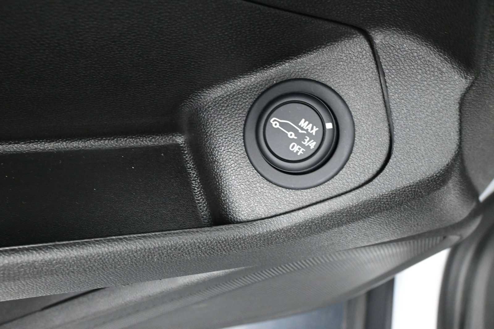 Used 2023 GMC Terrain SLE w/ Driver Convenience Package AWD/4WD image 7