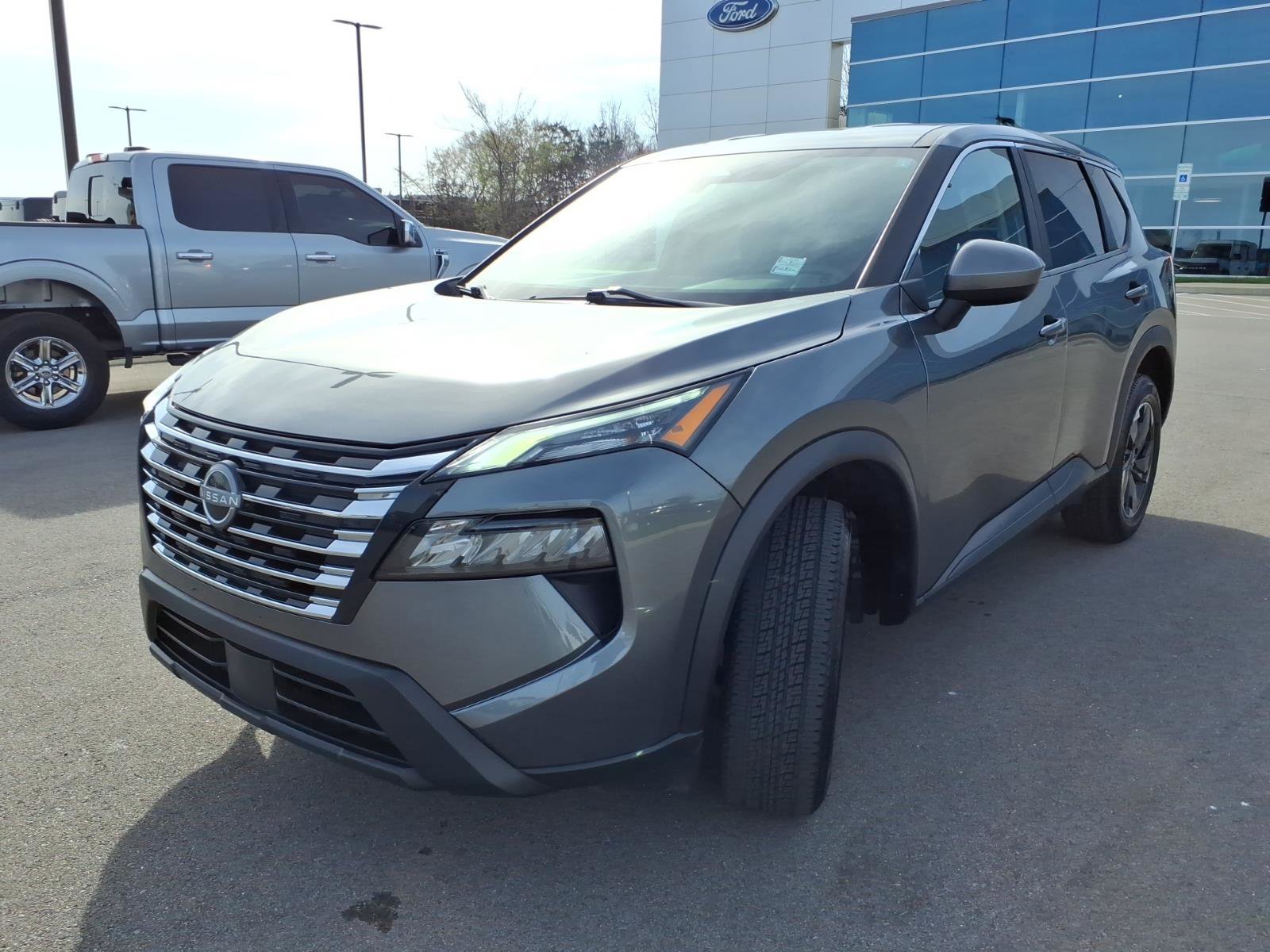 Used 2024 Nissan Rogue SV image 7