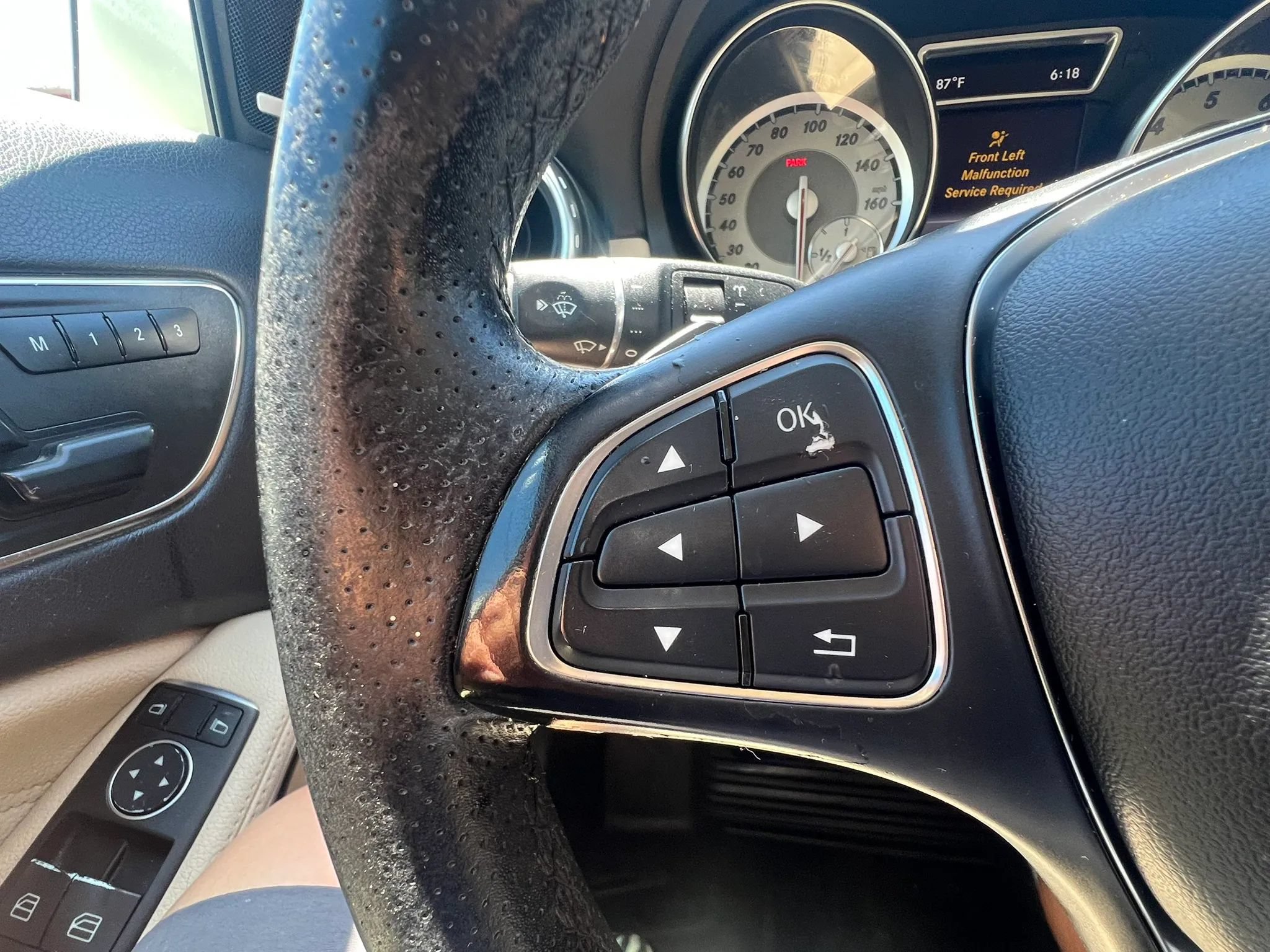 Used 2017 Mercedes-Benz GLA 250 4MATIC w/ Premium Package image 17