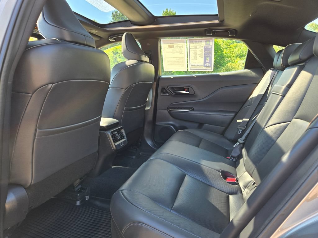 Used 2023 Toyota Crown Platinum AWD/4WD image 15