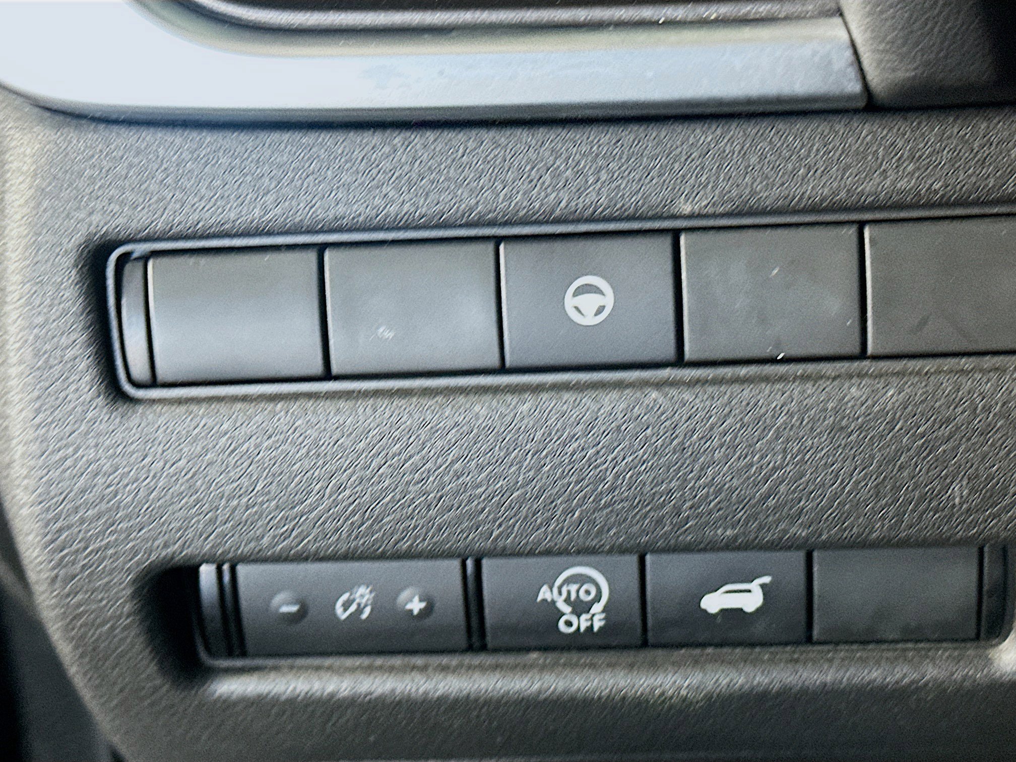 Used 2024 Nissan Rogue SV image 16