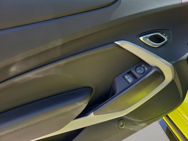 Used 2021 Chevrolet Camaro SS RWD image 9