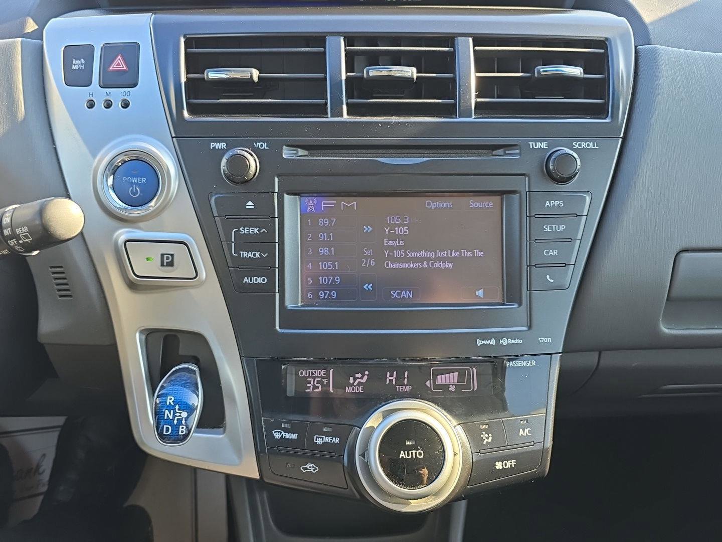 Used 2014 Toyota Prius V Five image 17