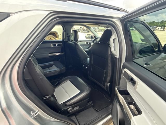 Certified 2022 Ford Explorer XLT w/ Equipment Group 202A RWD image 20