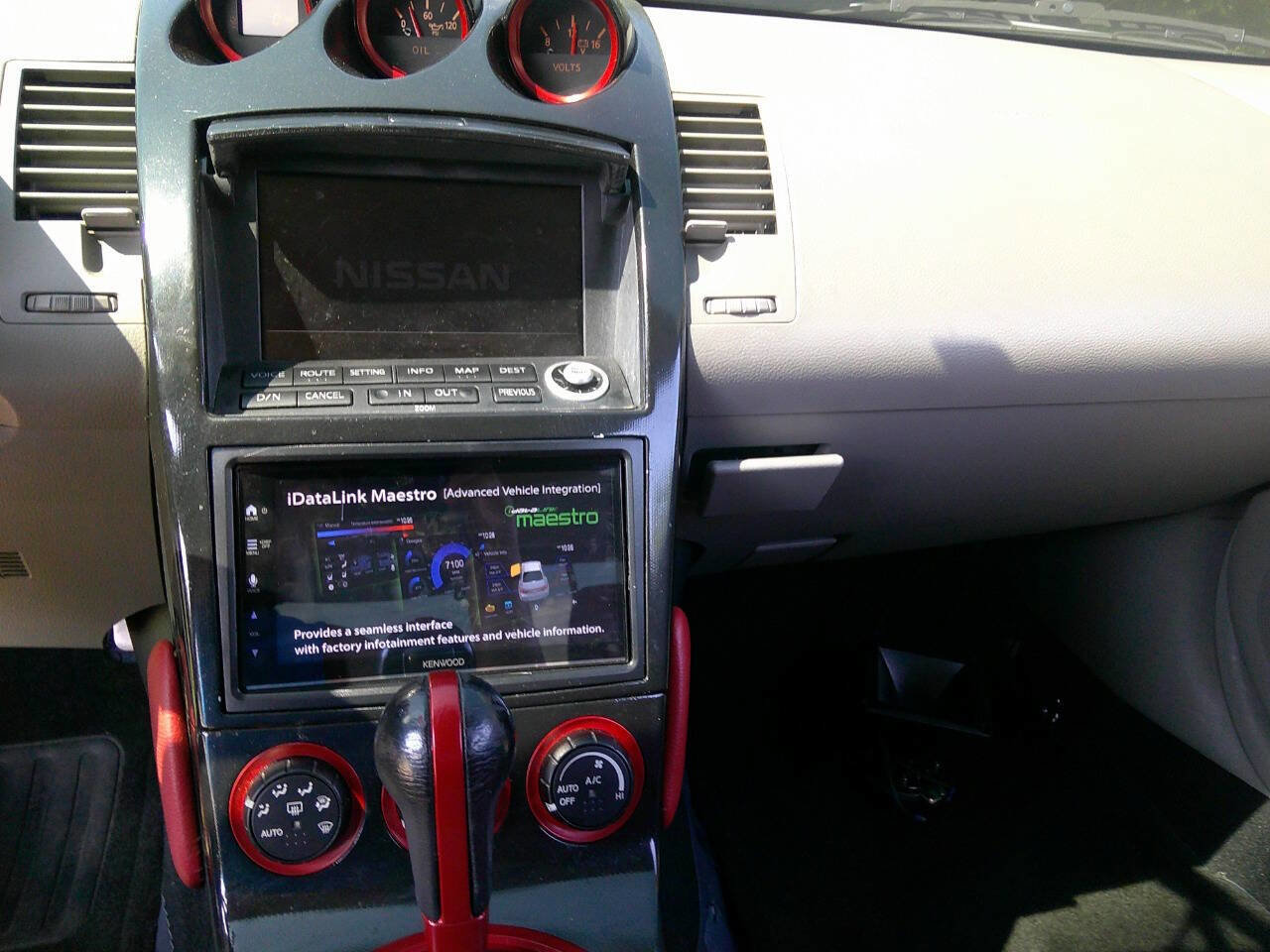 Used 2004 Nissan 350Z Touring w/ Cargo Convenience Pkg image 17