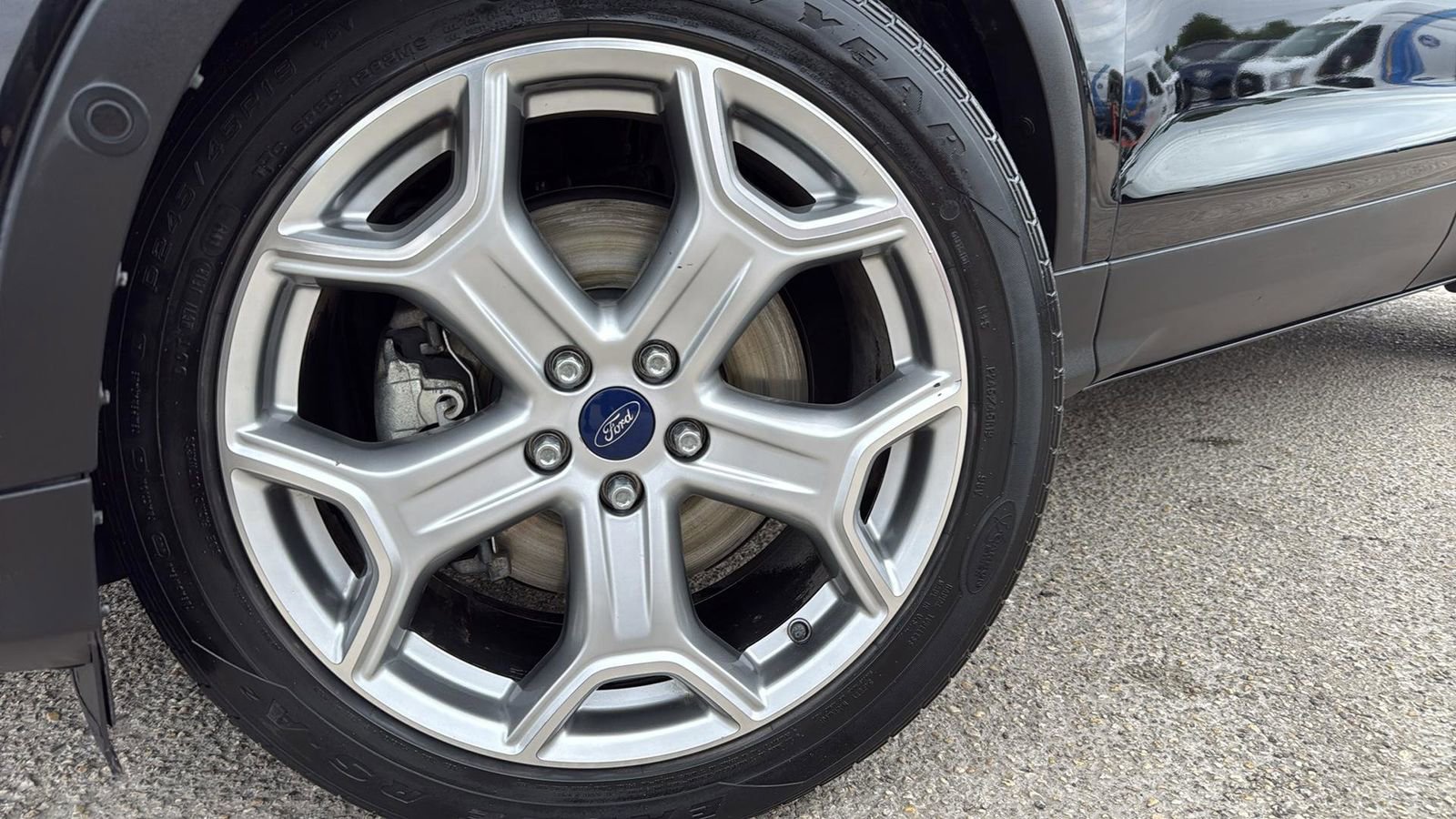 Used 2017 Ford Escape Titanium w/ Equipment Group 301A image 8