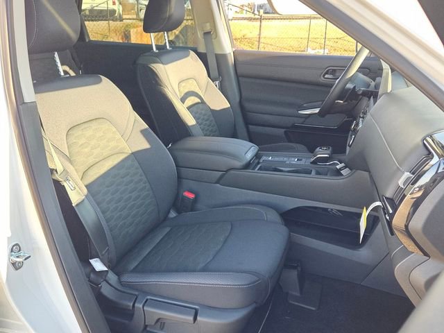 New 2026 Nissan Pathfinder S image 16