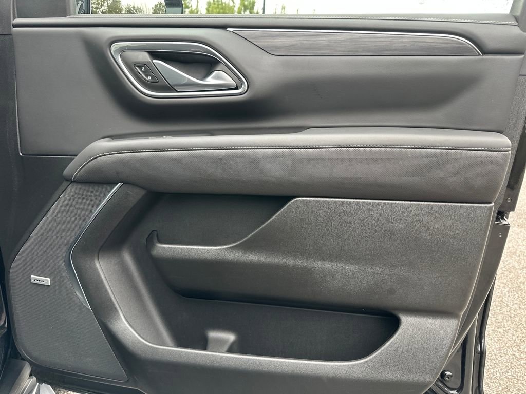 Used 2023 GMC Yukon SLT w/ SLT Luxury Package image 41