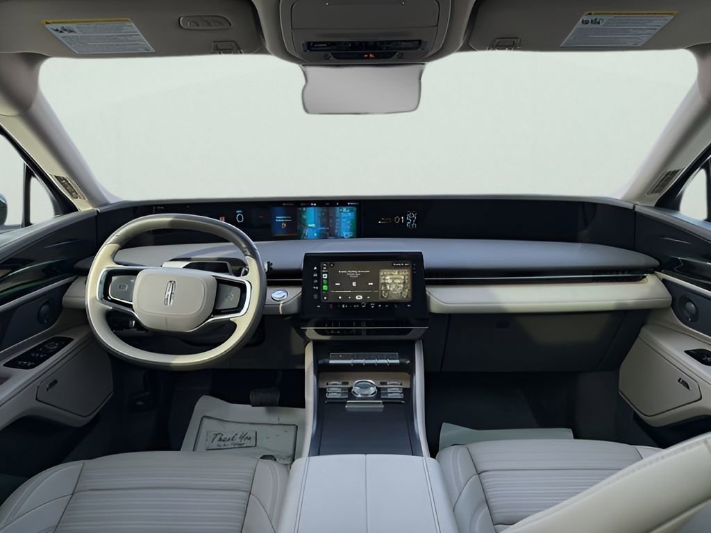 Used 2025 Lincoln Nautilus Reserve image 13