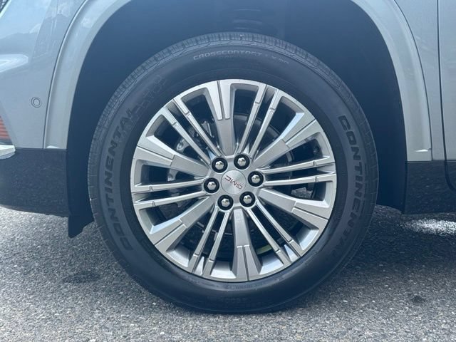 New 2027 GMC Acadia Denali w/ LPO, Floor Liner Package AWD/4WD image 10