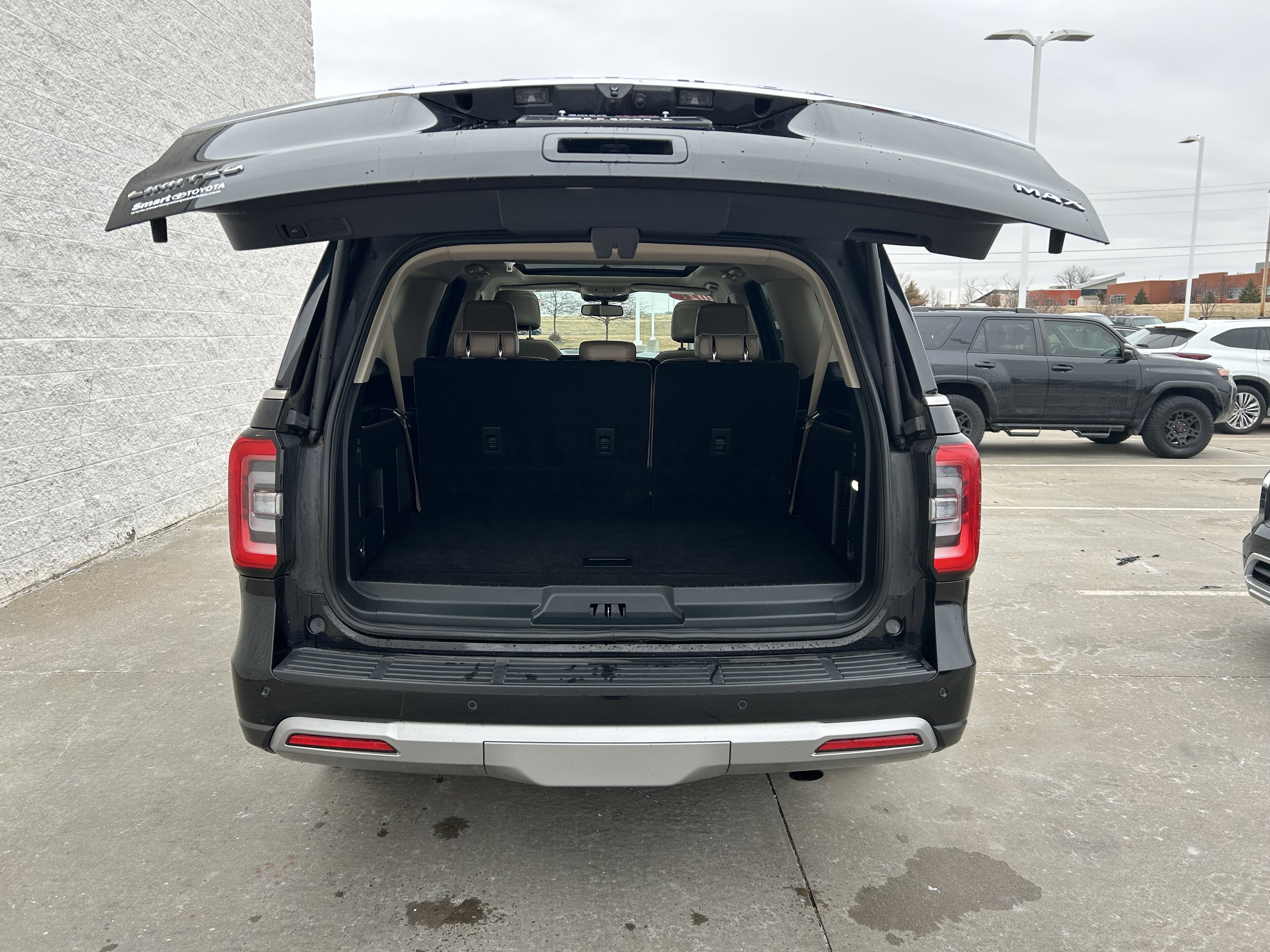 Used 2024 Ford Expedition Max Limited image 16