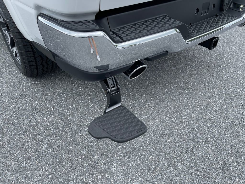 New 2025 RAM 1500 Laramie w/ Off Road Group image 17