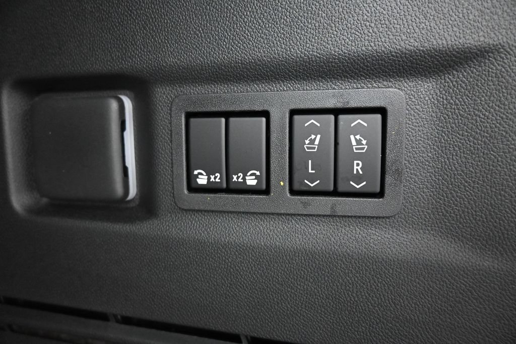 New 2026 GMC Yukon AT4 w/ AT4 Premium Package AWD/4WD image 26