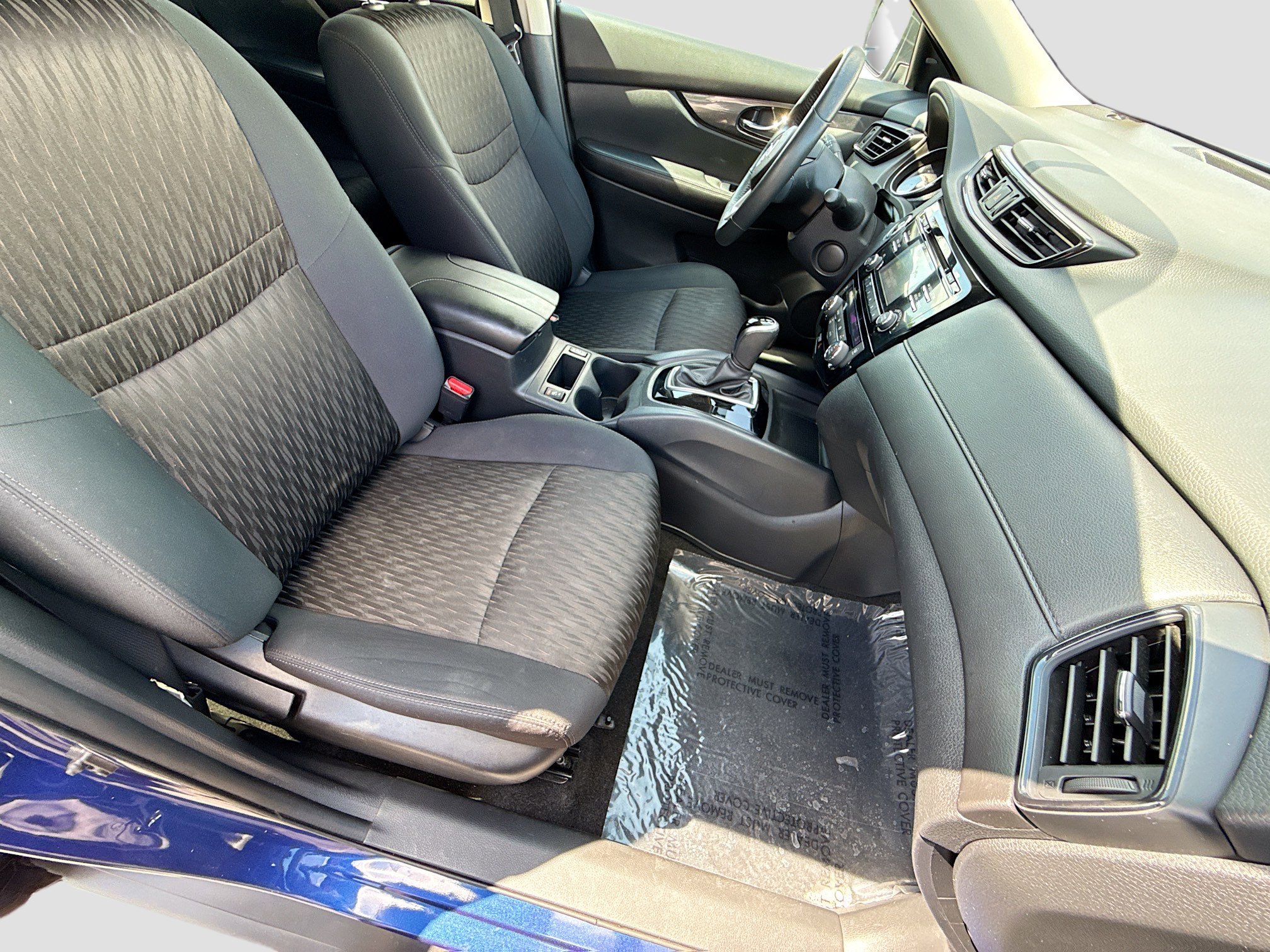 Used 2017 Nissan Rogue SV FWD image 14