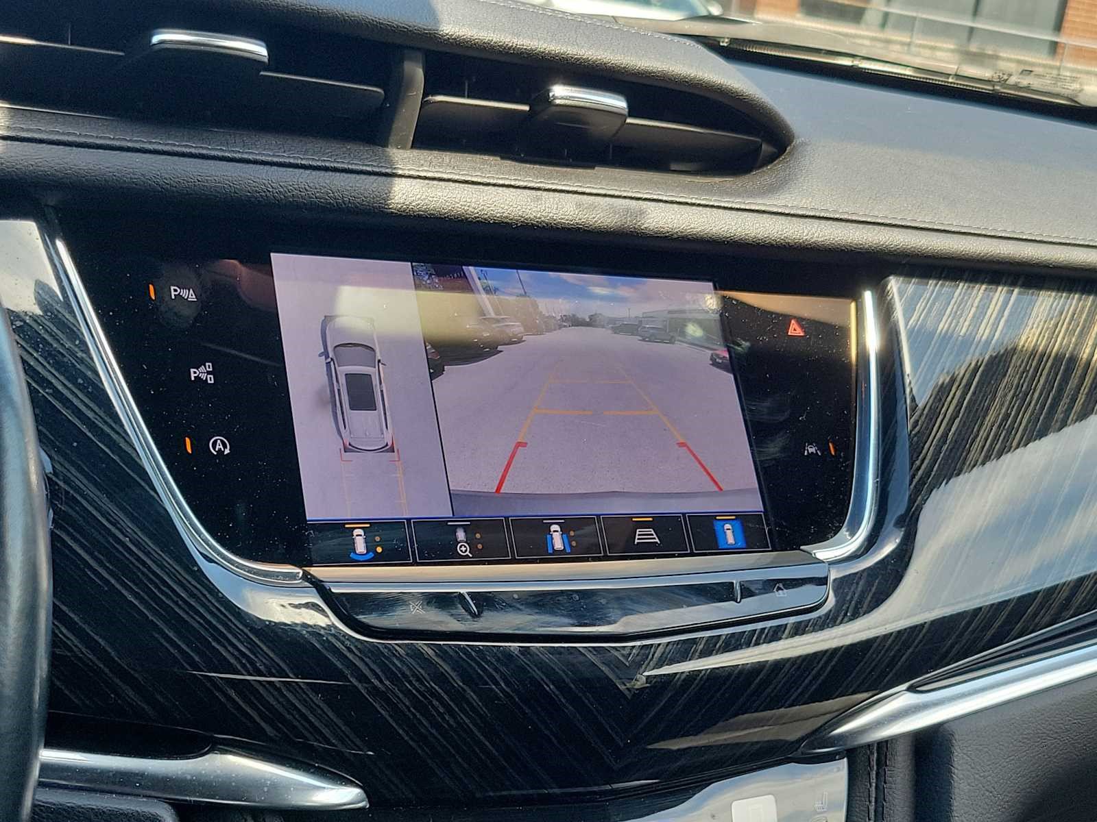 Used 2023 Cadillac XT6 Premium Luxury w/ Technology Package AWD/4WD image 24