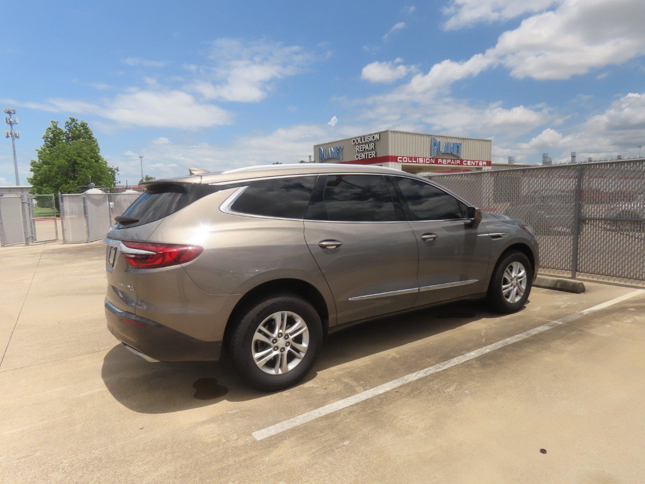 Used 2019 Buick Enclave Essence AWD/4WD image 10
