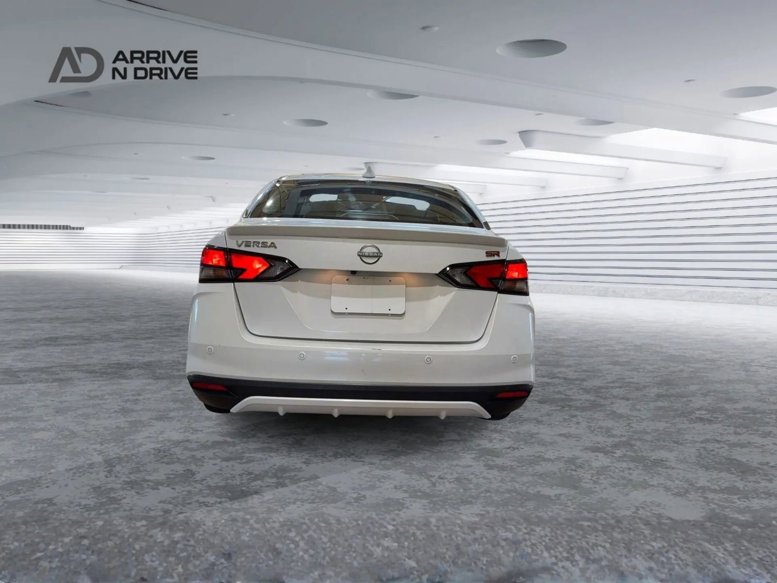 Used 2024 Nissan Versa SR image 4