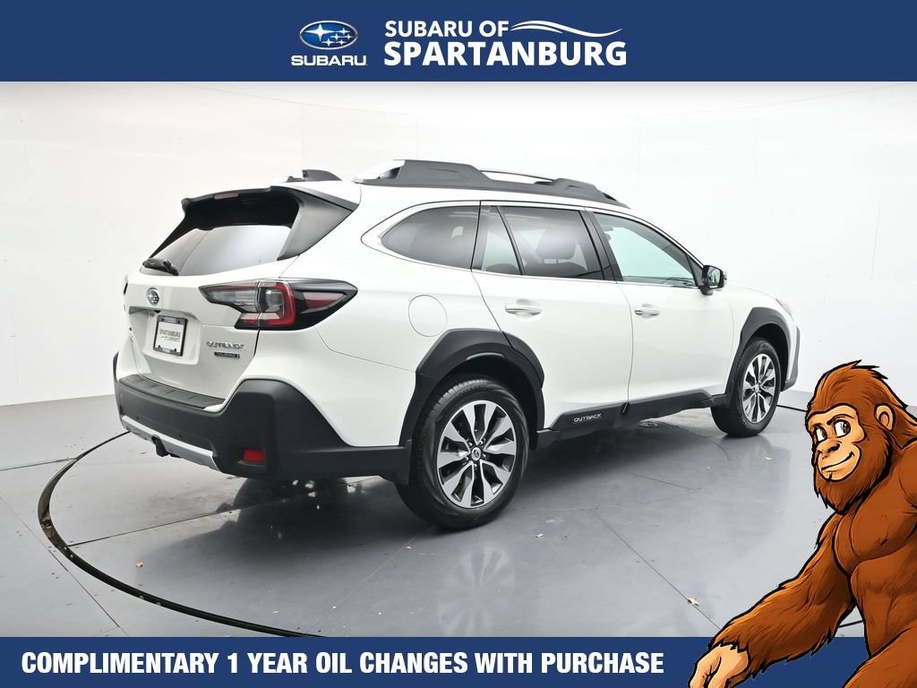 Used 2025 Subaru Outback Touring AWD/4WD image 8