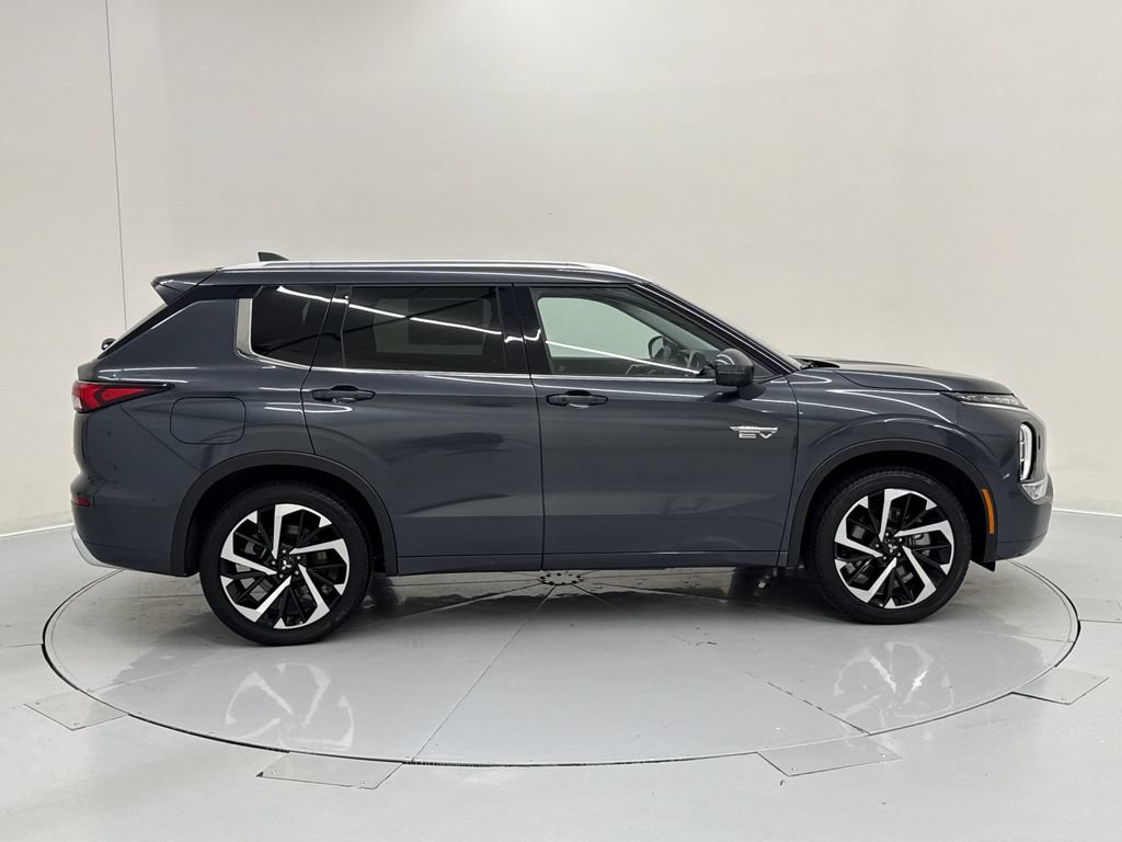 Used 2025 Mitsubishi Outlander 4WD Plug-In Hybrid image 6