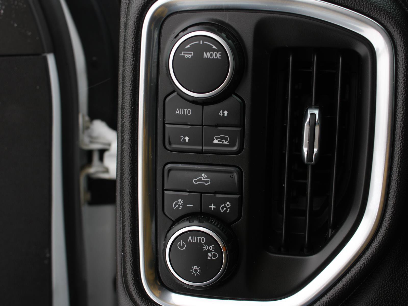 Used 2021 Chevrolet Silverado 1500 LT image 9