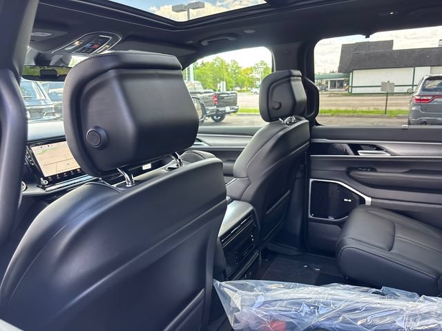 New 2026 Jeep Grand Wagoneer Limited AWD/4WD image 9