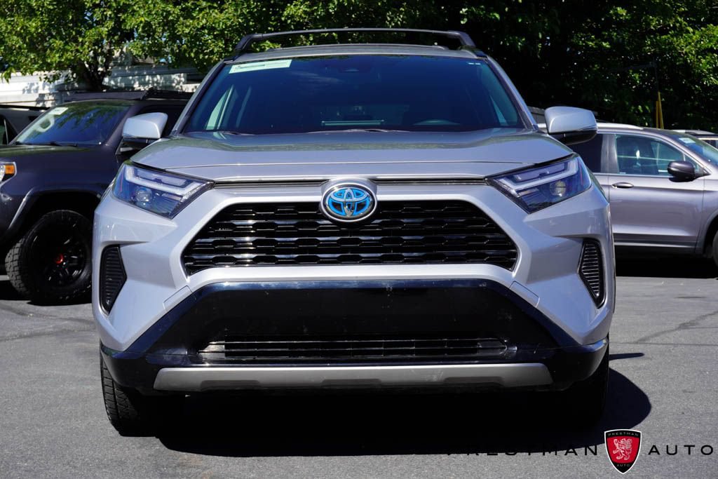Used 2024 Toyota RAV4 SE w/ Convenience Package AWD/4WD image 11