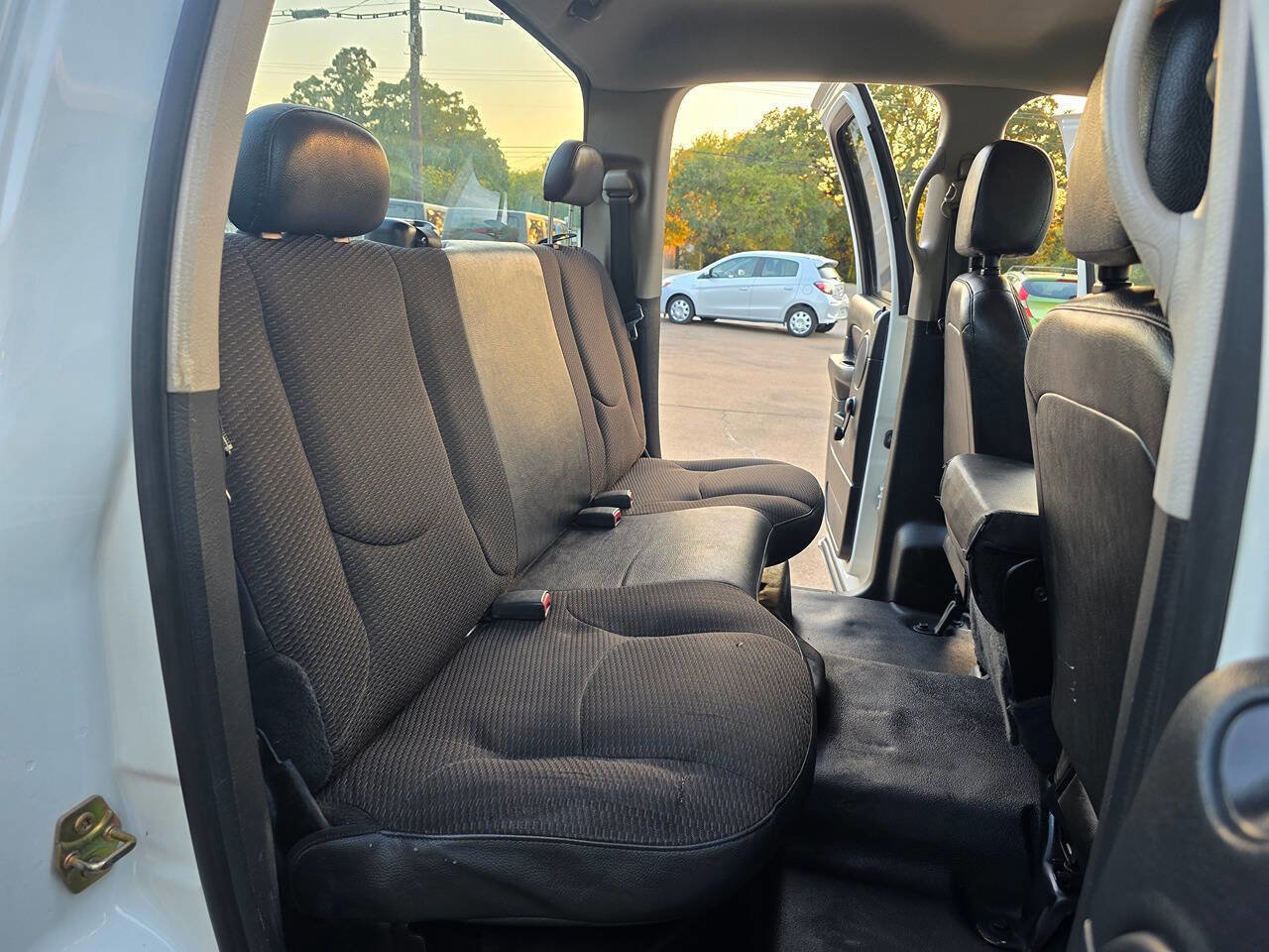 Used 2005 Dodge Ram 3500 Truck ST image 31