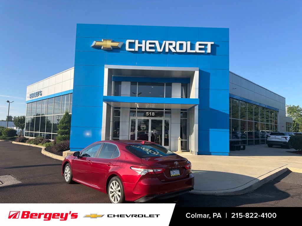 Used 2019 Toyota Camry LE FWD image 3