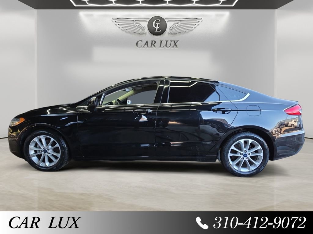 Used 2020 Ford Fusion SE image 2