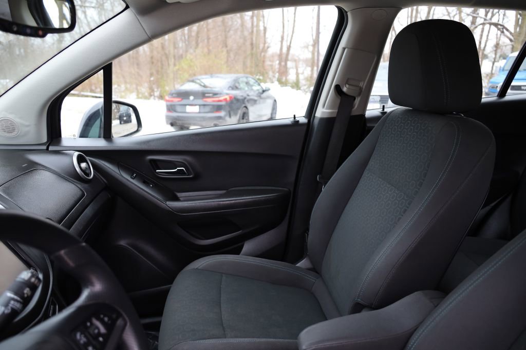 Used 2016 Chevrolet Trax LS image 14