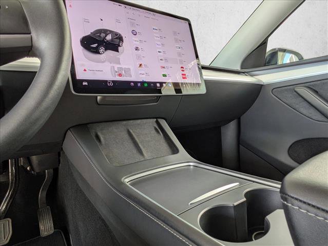 Used 2024 Tesla Model Y Long Range AWD/4WD image 13